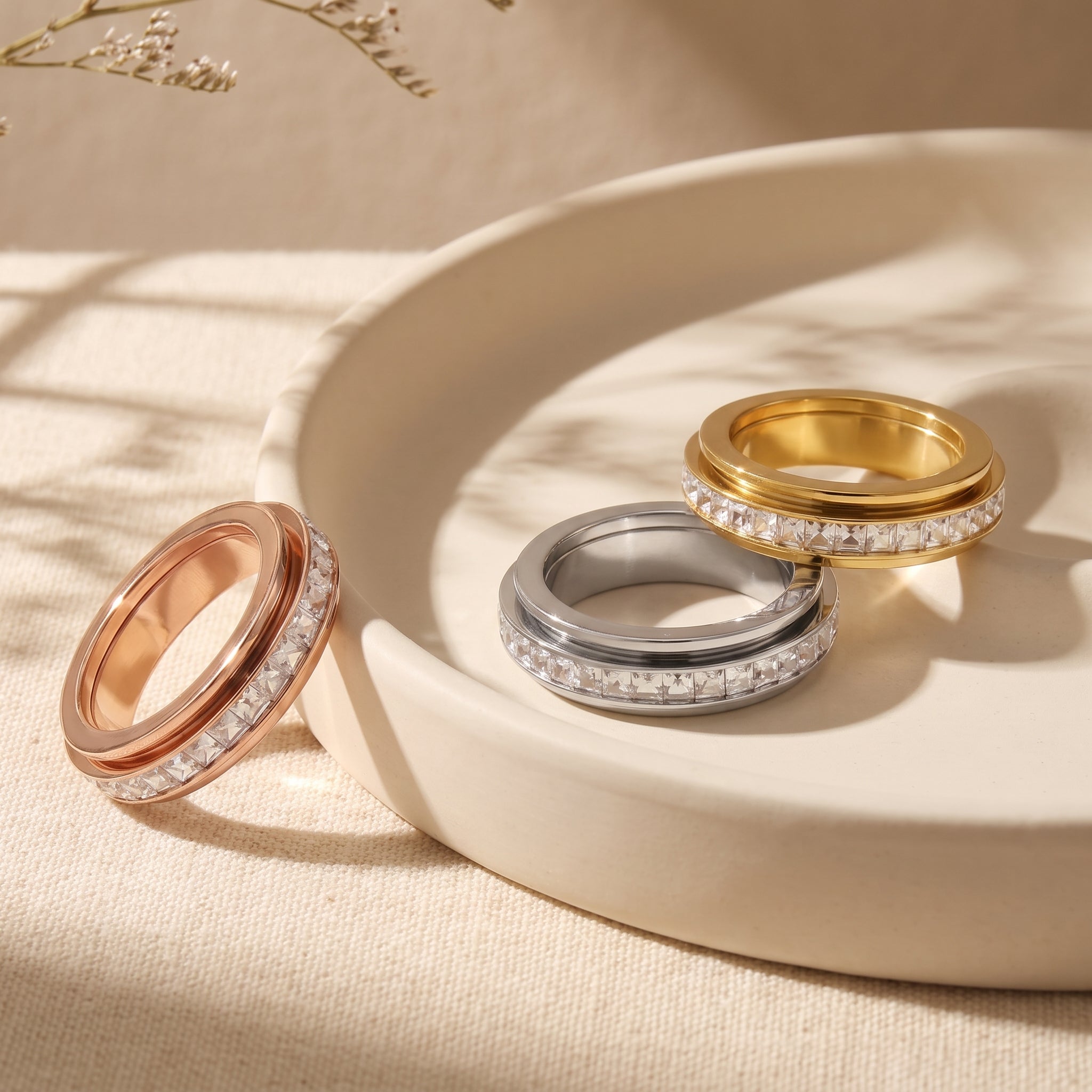Crystal Halo Spinner Ring